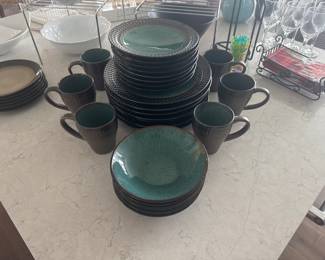 Mikasa Gourmet Basics 26 pc Dinnerware