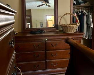 Dresser Chest w/ Mirror