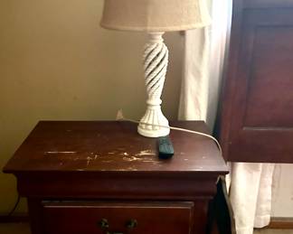 2nd Nightstand w/ Lamp