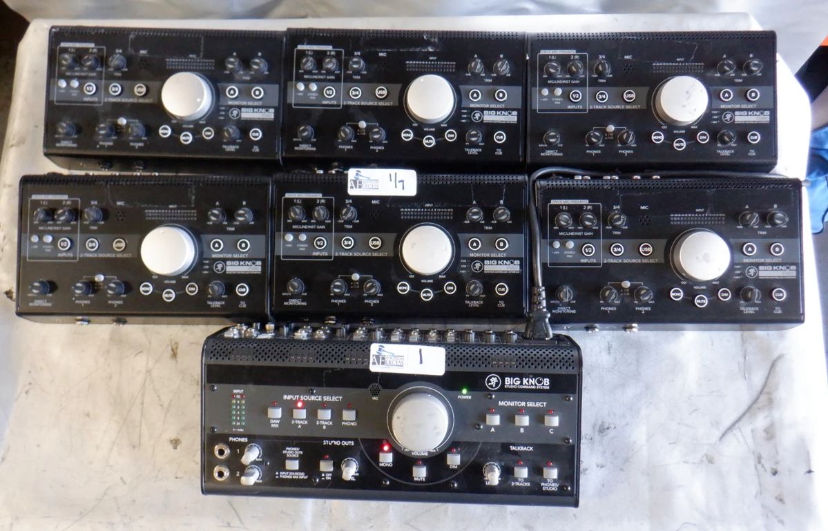 LOT OF 7 BIG KNOB ELECTRONICS INCLUDING MON ITOR CONTROLLER INTERFACE,