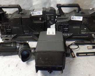 LOT OF 2 SONY CAMERAS INCLUDING CA-TX7 WITH 2 SONY MICS, SONY VIEWFINDER DXF