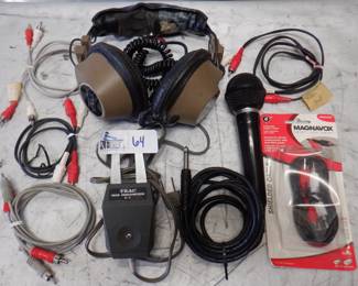 LOT VINTAGE ELECTRONICS INCLUDING REALISTIC NOVA 40 HEADPHONES, TEAC E1 HEAD DEMAGNETIZER, DYNAMIC MICGM-300 R
