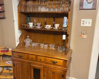 Yorktown Flanders small china cabinet