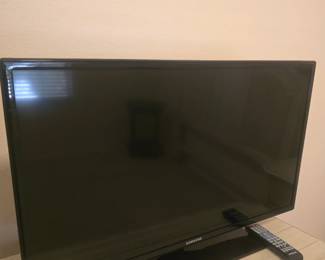 2- 31" Samsung TV with remote in working order