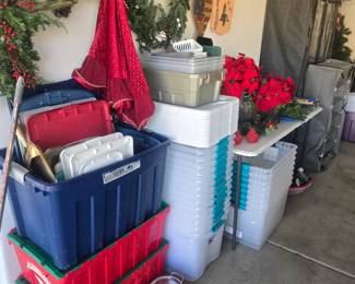 Tupperware containers