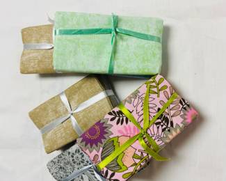 Fat quarters, pre-cut fabrics, Jelly rolls, strips, charm packs, bundles, layer cakes, Quilt kits, 