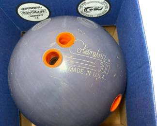 Columbia 300 Bowling Ball