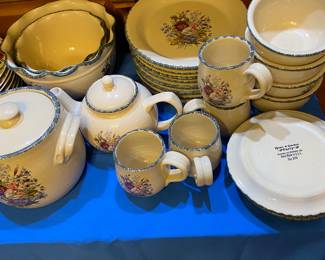 Home and Garden Party Floral Pattern So many Pieces to this set! No Chips either. What a treasure.