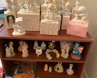 Snowbabies. Figurines. Comic Books.