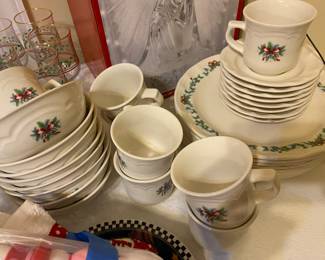 Christmas
Dishes.