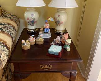 Beautiful traditional side table
 