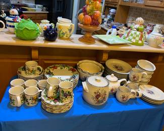 Beautiful tea pot, everyday dishes, hand painted chinaware. Very unique set on bottom right.