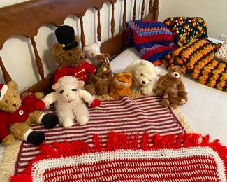 Belkie bear, Lampchop, Charmin Bill, Garfield, Ty Polar, Ty Get Well... Handmade throws and afghans
