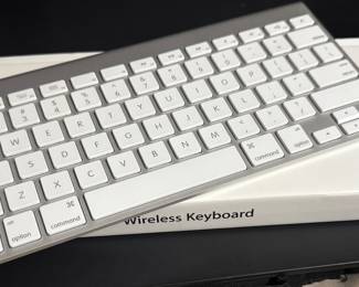 Apple Wireless Keyboard MC184LL/B