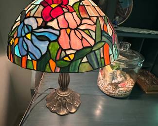 Iris stain glass lamp