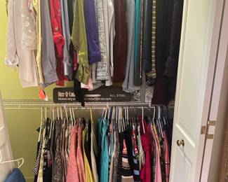 Women's clothing Sm- Med few larges