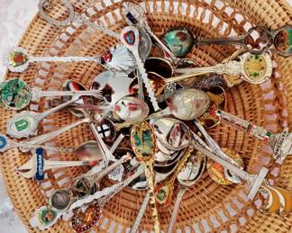 VINTAGE SOUVENIER SPOONS FROM AROUND THE WORLD