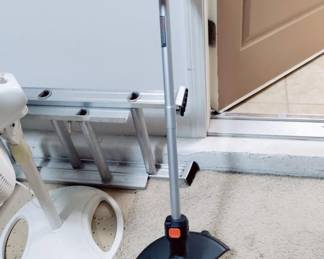 BLACK & DECKER WEED EATER