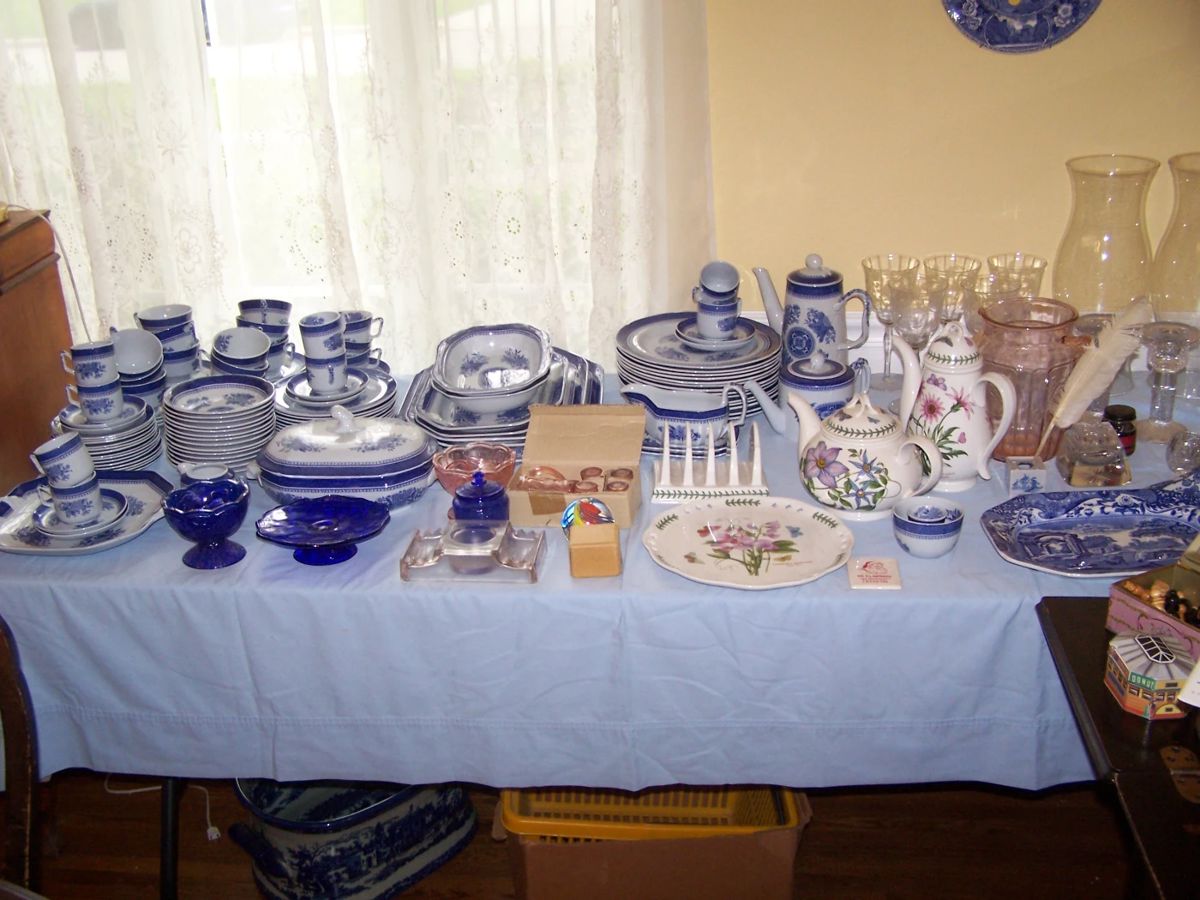 SPODE BLUE FITZHUGH & OTHER GLASS & CHINA