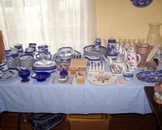 SPODE BLUE FITZHUGH & OTHER GLASS & CHINA