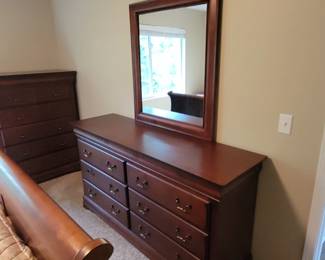 Low Boy Dresser and Mirror - $9.99