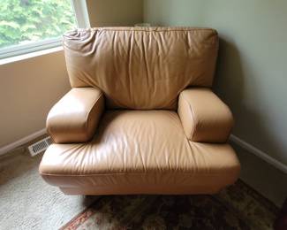 Leather Occasional Chair Dania - $24.99 Great Shape No Tears or Heavy Wear