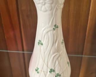Belleek Daisy vase