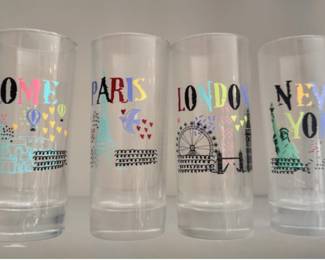 Around the world by famous tourist destination glasses