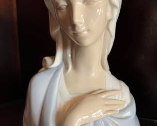 Lladro retired Madonna