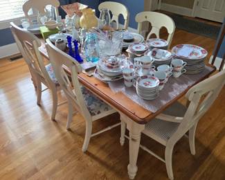 Dining room table & chairs