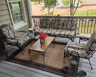 Wrought iron furniture w/ pads