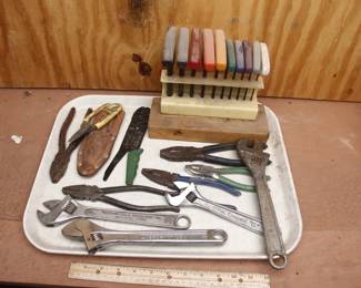 ADJUSTABLE CRESCENT WRENCHES AND ALLEN KEYS