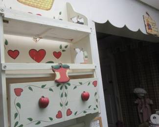 Steffans kitchen shelf with hearts