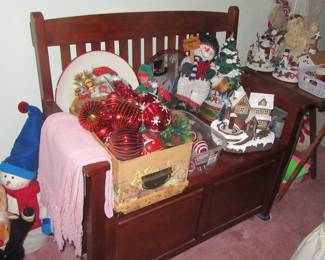 Steffans bench with storage