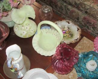 Steffans fenton signed and hand painted basket vase