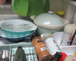 Steffans turquoise snowflake pyrex 