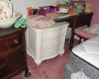 Steffans white end table, sewing machine with table, stools and bed