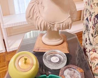 bust on base, smoking collectibles