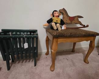 vintage toys & decor