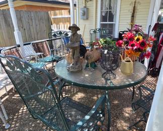 outdoor table and chairs