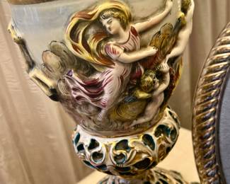 CAPODIMONTE LAMPS.