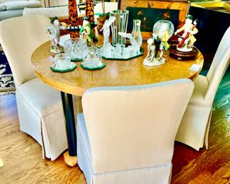 MCGUIRE BY BAKER 48" ROUND OAK TABLE WITH 4 CUSTOM UPHOLSTERED PARSONS CHAIRS.