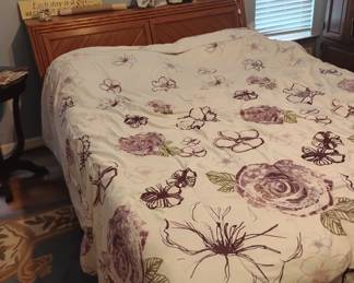 Queen size bed