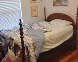 Antique spindle bed