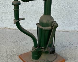 Gas station oil pump