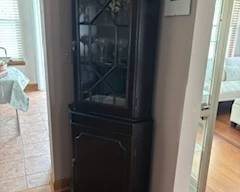 Corner cabinet with hutch mohagony. great condition!!!