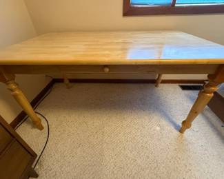 181 FarmhouseTablewithDrawerChair