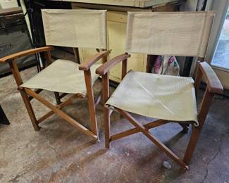 223 PairOfVintageFoldableDirectorsChairWithMeshFabric