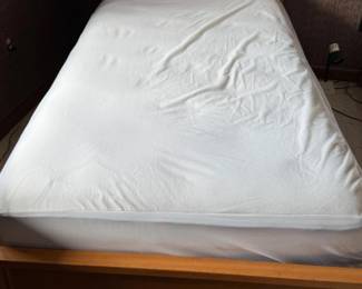 70 VintageWoodTwinBedwithNexttoNewMattressandBedding
