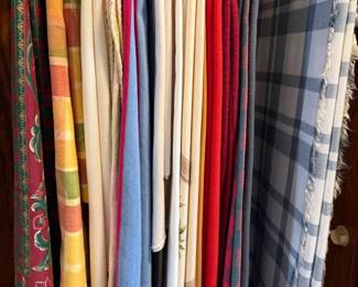 50 15VintageTableLinens